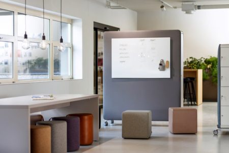 Pillow Akustik mobiler Raumteiler mit Whiteboard
