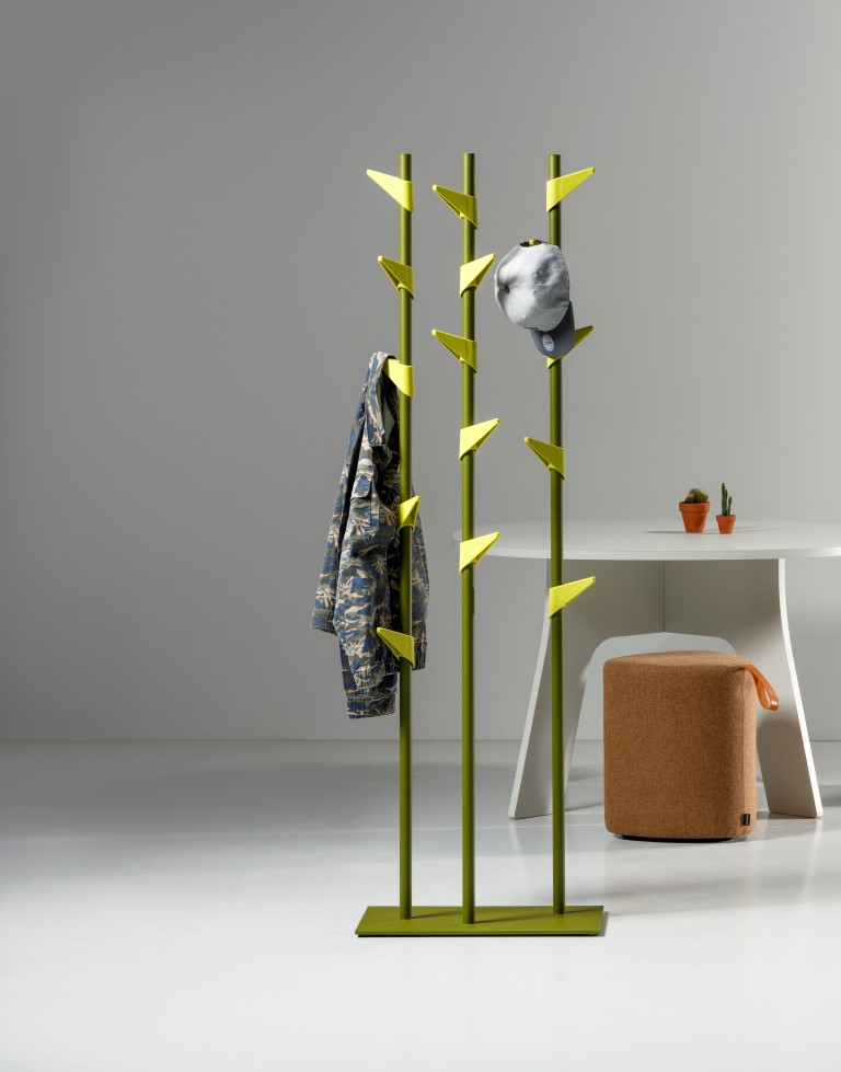Garderobenständer Bamboo Original, verstellbare 5 Haken-Im freien Raum bildet ein Bamboo-Element eine visuelle Trennung, nebeneinander bilden die Elemente e